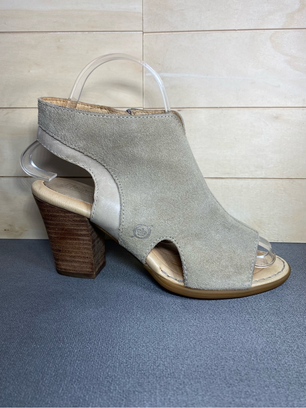 Born Carme Peep Toe Sandals Suede Women's Size 6 Shoes M Taupe Slingback